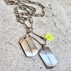 Sautoir Nathan plaque Army Bella-pampa, chaîne et plaque en acier inoxydable, création Bella-pampa.