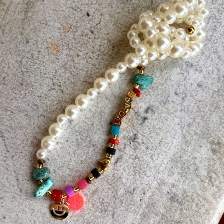 Sautoir Jules, perles de culture fantaisie, turquoise, corail, message Love, coeur, smiley, création Bella-pampa.