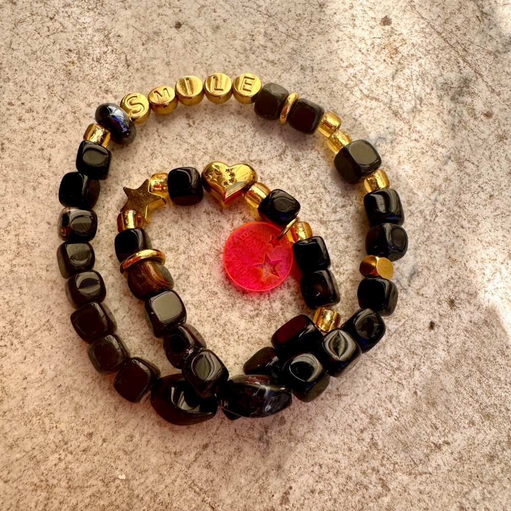 Bracelet double tour Aspen, perles noires et dorées, message Smile, étoile, coeur en acier inoxydable doré, BELLA-PAMPA