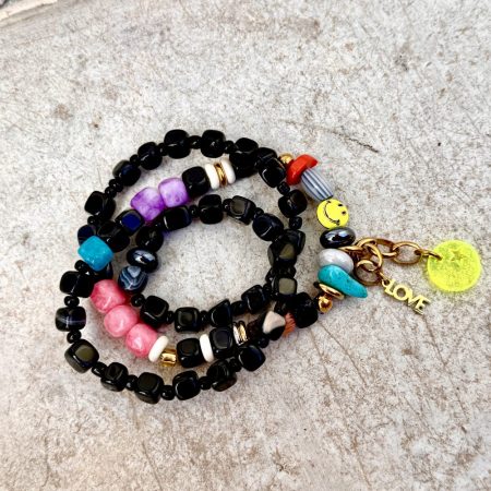 Collier ou bracelet Rick, mélange de perles colorées, charm love, smiley, cubes, corail, Bella-pampa.