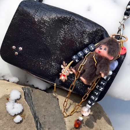 Bag charm, bijou de sac, kiki caribou Winter, mélange de perles, messages, porte-clefs kiki, chaine en acier inoxydable, création Bella-pampa.