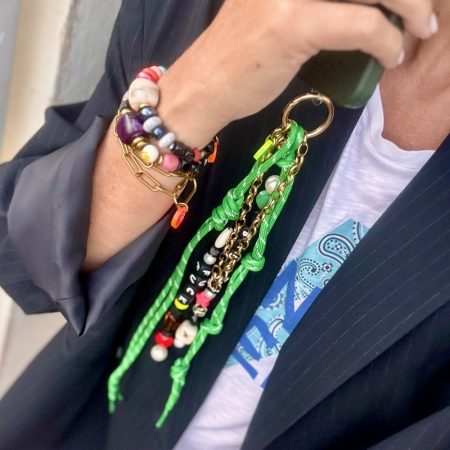Bijou de sac, Bag charm Badass, lanières lacets vert, perles multicolores, messages Badass, fuck, chaine en acier inoxydable, Création Bella-pampa