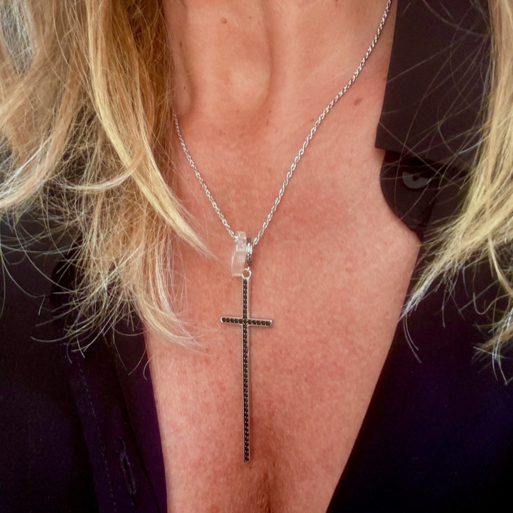 Collier Giovanni longue croix en argent et zircon, chaine 40 Cm en argent 925 , création Bella-pampa