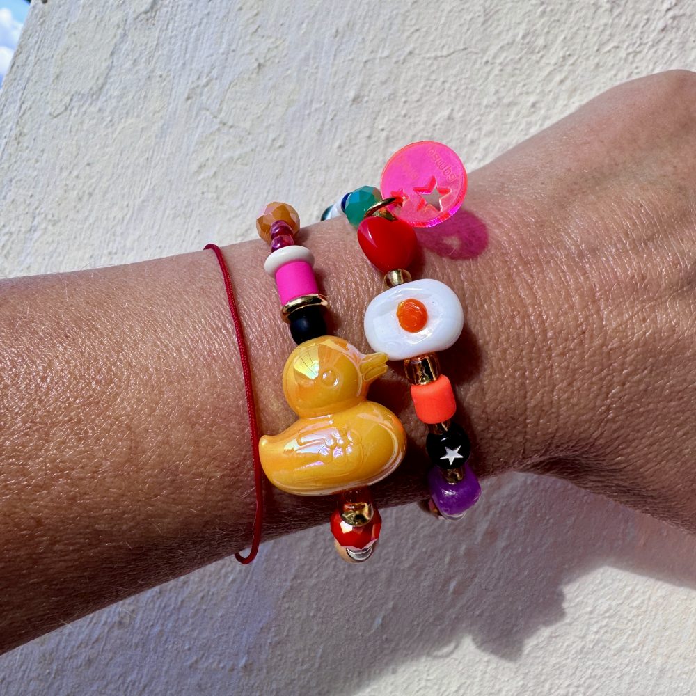 Bracelet double tour Lovely Lunatic, perles canard, oeuf au plat, coeur, perles multicolores, création Bella-pampa.