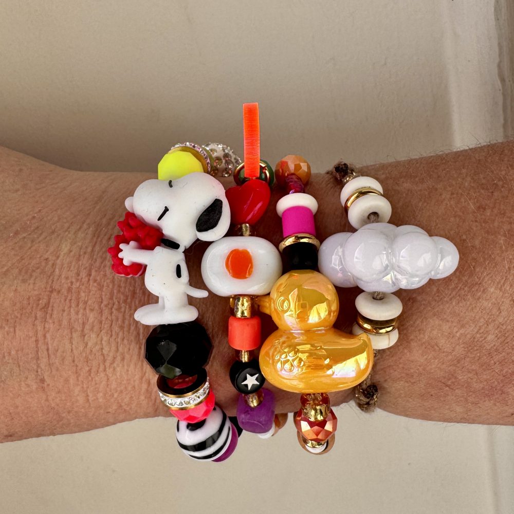 Bracelet élastique Snoopy Dog, perles multicolores, création Bella-pampa.