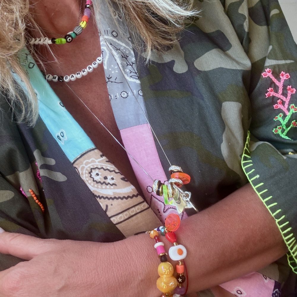 Sautoir Stardust, mélange de perles en argent 925, smiley, étoile, strass, perles fluo Bella-pampa.