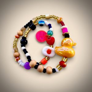 Bracelet double tour Lovely Lunatic, perles canard, oeuf au plat, coeur, perles multicolores, création Bella-pampa.