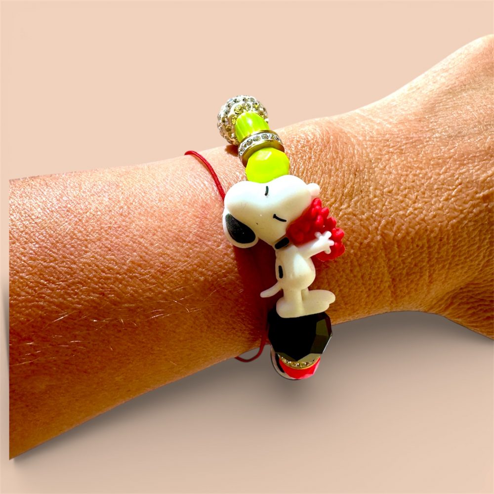 Bracelet élastique Snoopy Dog, perles multicolores, création Bella-pampa.