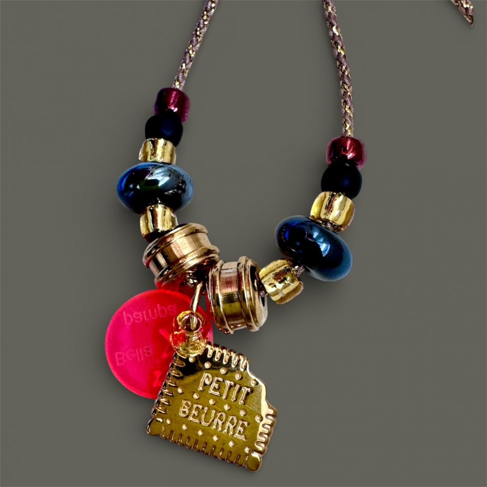 Sautoir Bella Petit Beurre, cordon réglable, perles en acier inoxydable dorées, perle petit beurre.