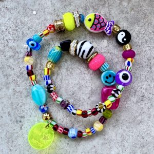 Bracelet double tour Toto, perle poisson, mélanges de perles multicolores en verre et acier inoxydable, création Bella-pampa.