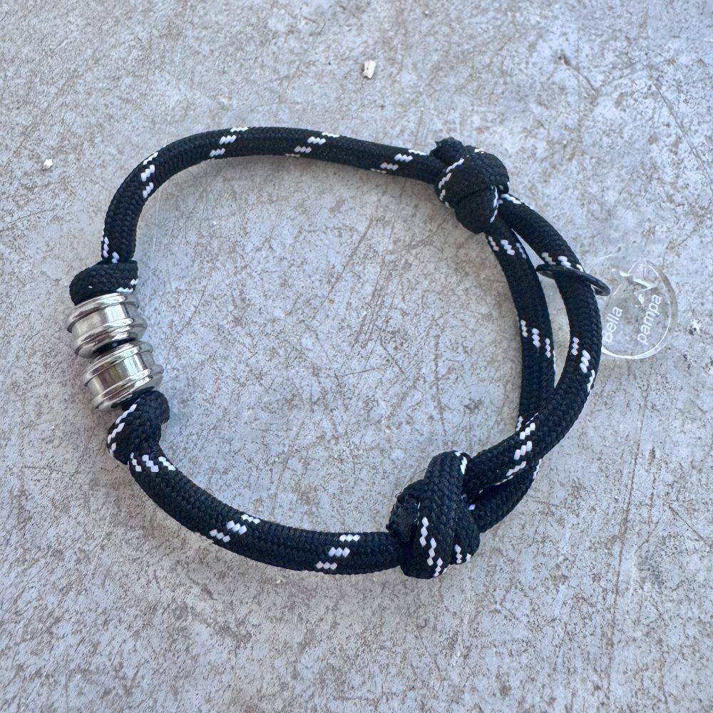 Bracelet César cordon réglable, lacet noir, perles en acier inoxydable , Bella-pampa.