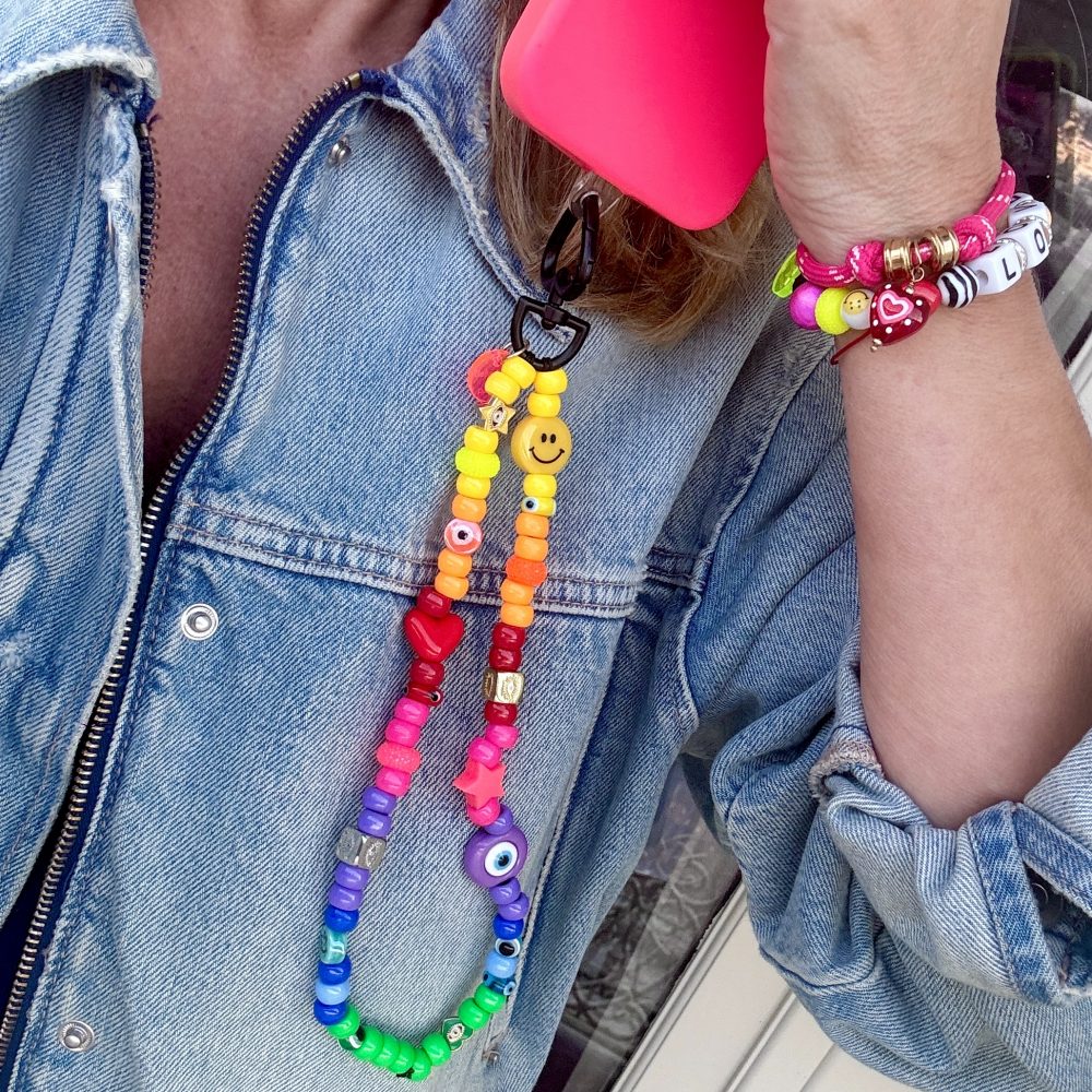 Bijou de téléphone, porte-clés ou bijou de sac TRIBECA, un bijou fun aux perles arc-en-ciel Rainbow, oeil, smiley, Bella-pampa.