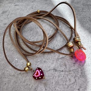 Sautoir Liv cordon réglable , pendentif coeur, perles dorées et en acier inoxydable, Bella-pampa.