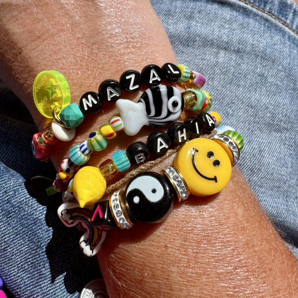 Bracelet élastique Mazal ou Karma, perles dorées, colorées, messages
