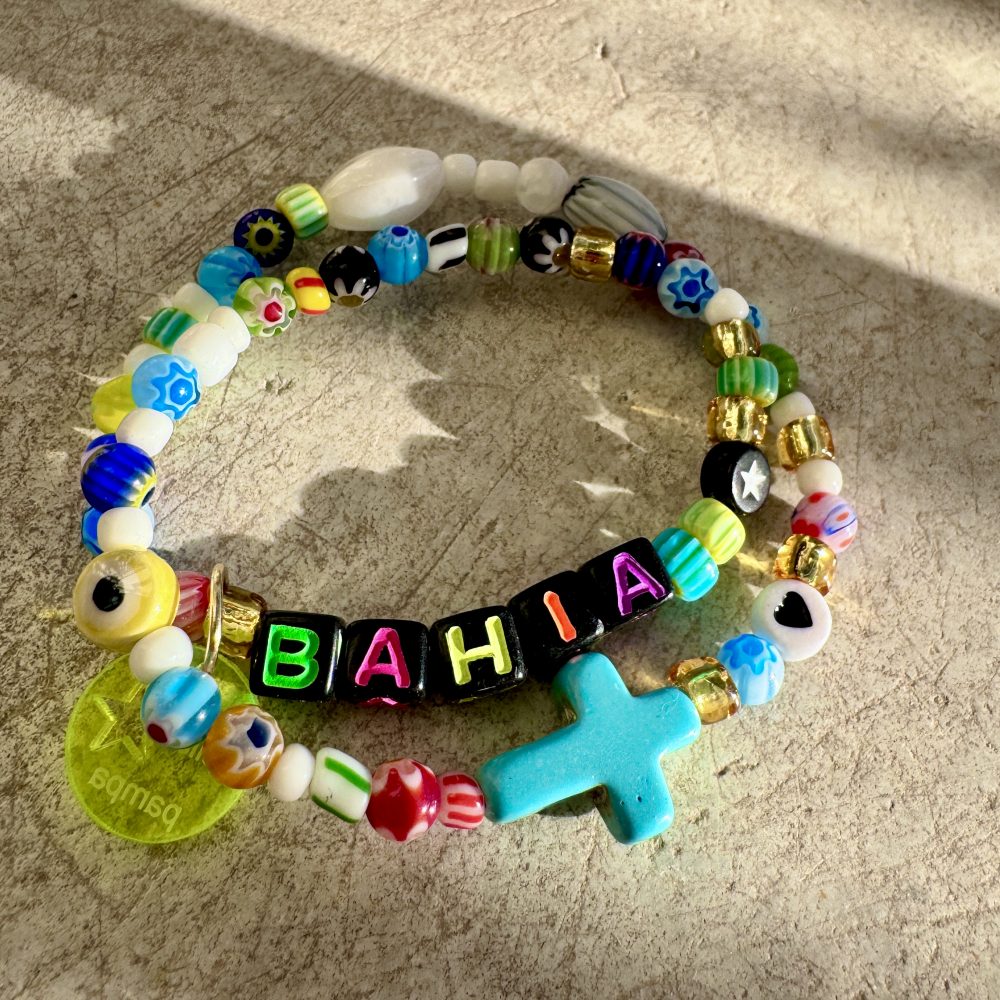 Bracelet double tour, Bahia Beach, croix, perles ultra colorées, message Bahia, Bella-pampa.