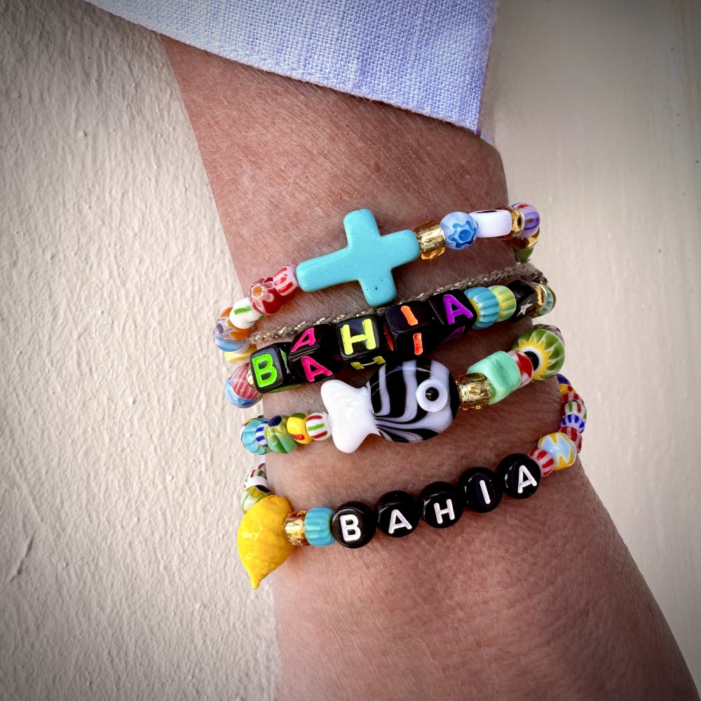 Bracelet double tour, Bahia Beach, croix, perles ultra colorées, message Bahia, Bella-pampa.