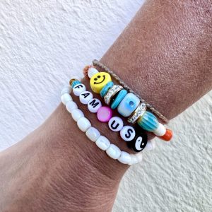 Bracelet double tour Famous Roy Smiley, perles de nacre, smiley, yin yang, turquoise, strass