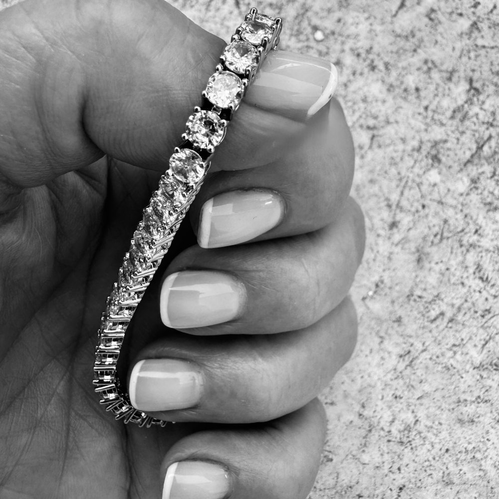 Bracelet Ma Mignonnerie, une ambiance de rivière de diamant fantaisie, zircon, acier inoxydable couleur argent. Bella-pampa.