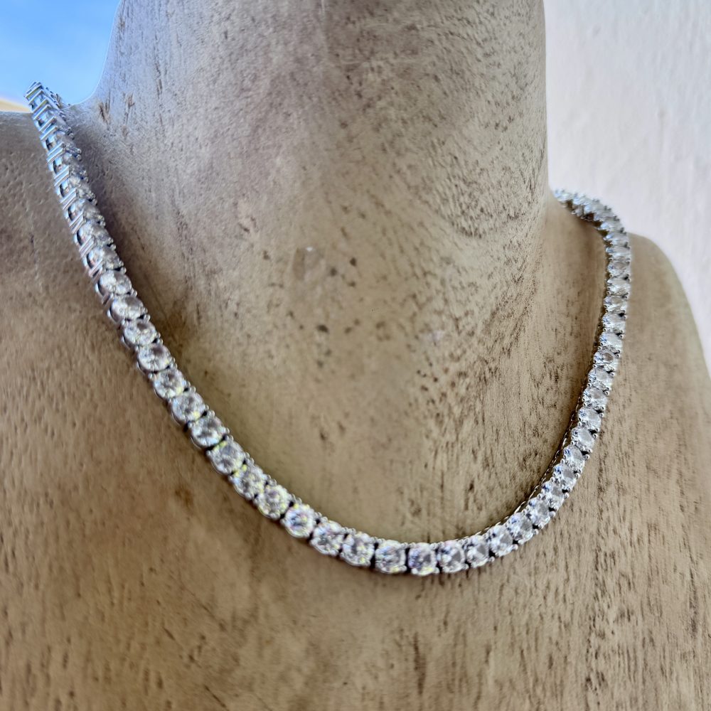 Ras de cou Ma Mignonnerie, collier dans une ambiance de rivière de diamant, zircon, acier inoxydable couleur argent. Bella-pampa.