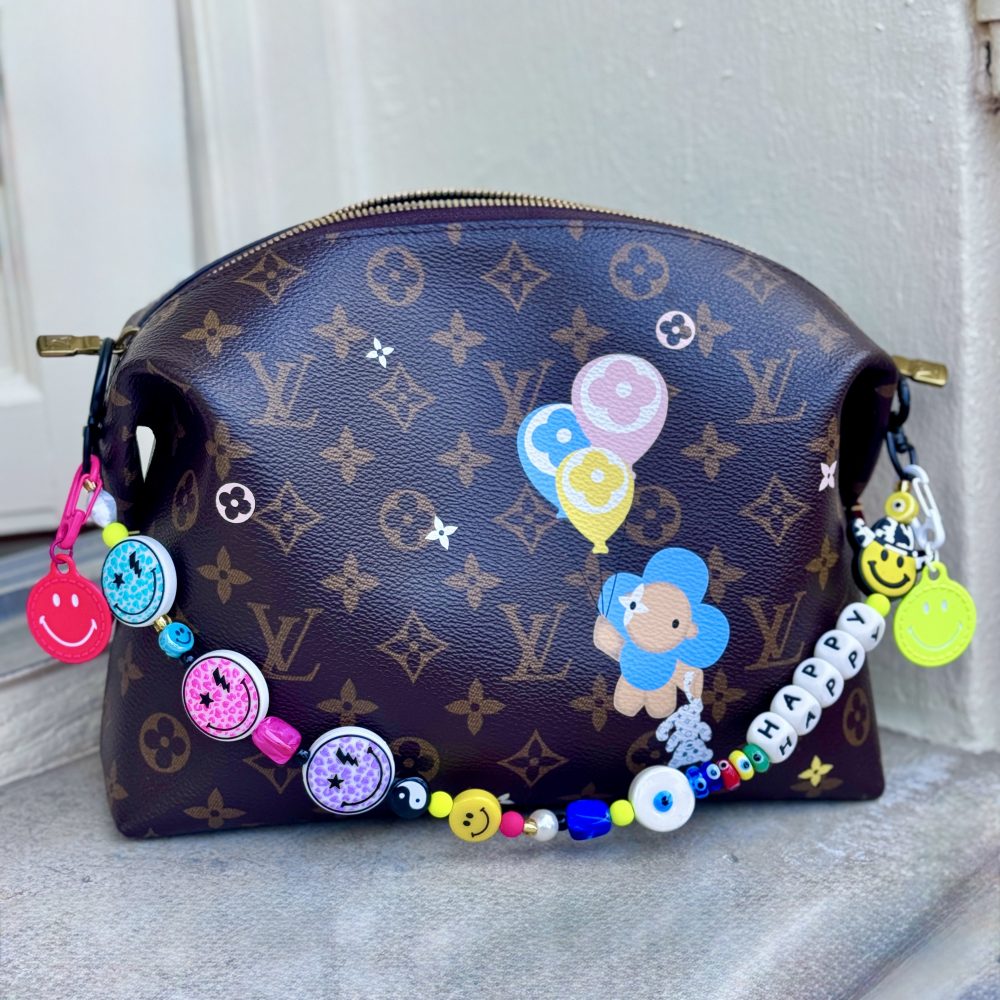 Bijou ÉMOJI Smiley, polyvalent il se porte en bijou de téléphone ou en bijou de sac, perles Smiley.