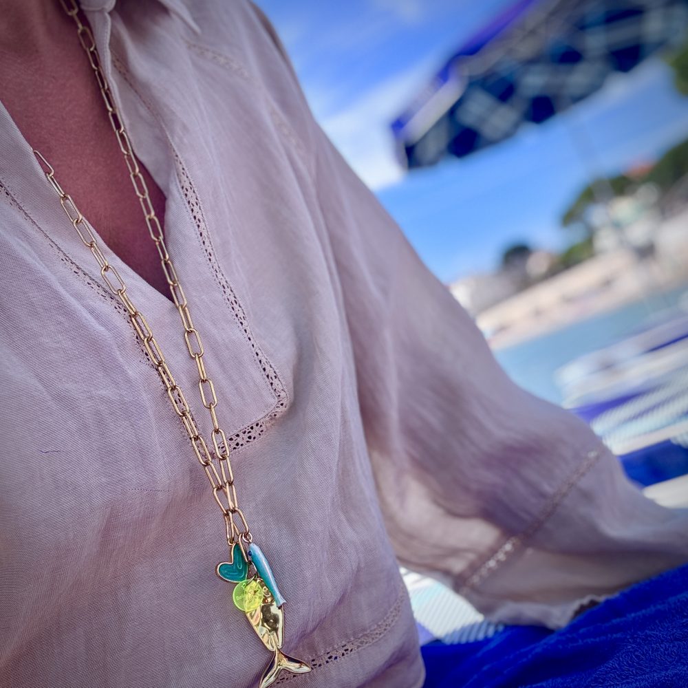 Sautoir Marius, pendentifs poissons, et coeur turquoise, chaine maillons en acier inoxydable, création Bella-pampa