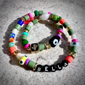 Bracelet double tour Bella, perles kaki et dorées, oeil protecteur, message Bella, création Bella-pampa