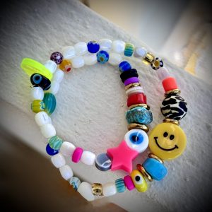 Bracelet Pop Art Portatif, double tour, mélange de perles fun, colorées, smiley turquoise et léopard