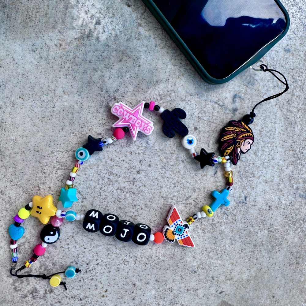 Bijou de téléphone Mojo, inspiration perles cowboy, amérindien, cactus, perles multicolores.