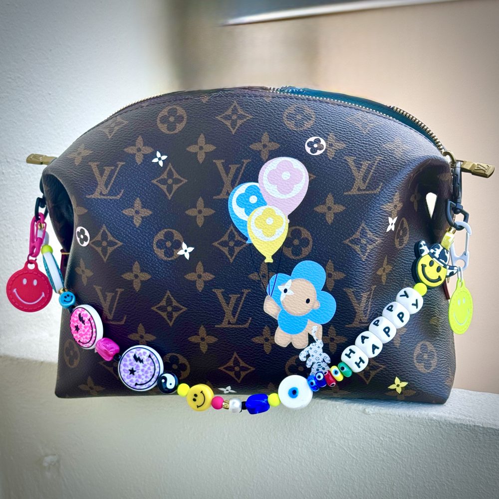Bijou ÉMOJI Smiley, polyvalent il se porte en bijou de téléphone ou en bijou de sac, perles Smiley.