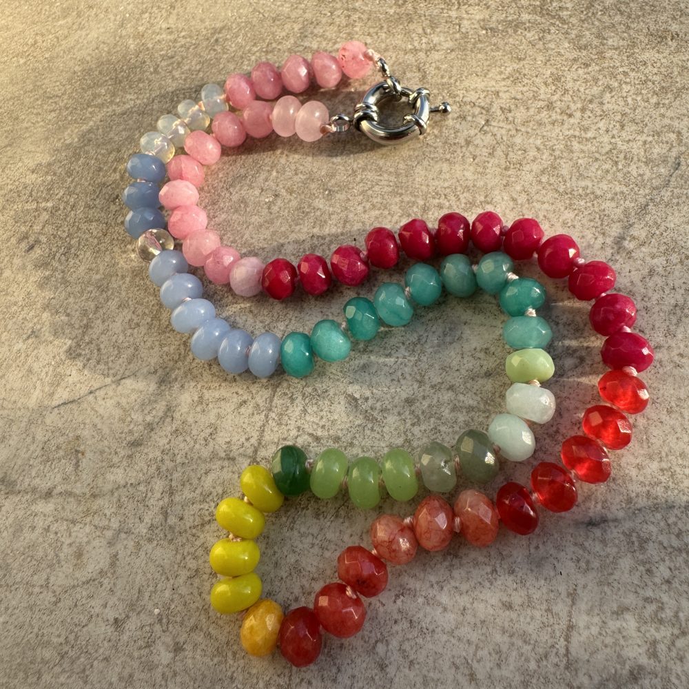 Collier Sam perles en verre colorées multicolore, fermoir argent ou or