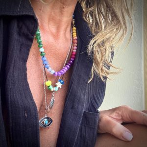 Collier Sam perles en verre colorées multicolore, fermoir argent ou or