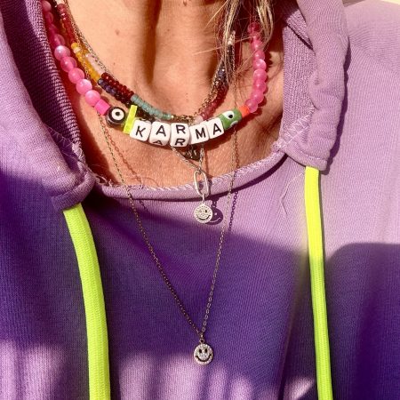 Collier élastique Nikos, perles dragibus multicolore, message luck, love, karma, oeil de protection, perles fluo, création Bella-pampa.