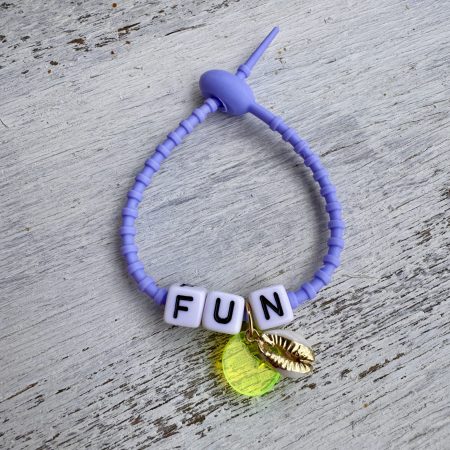 Bracelet Sandy cordon réglable en silicone, message, perles coquillage, oeil, ou smiley, creation Bella-pampa.